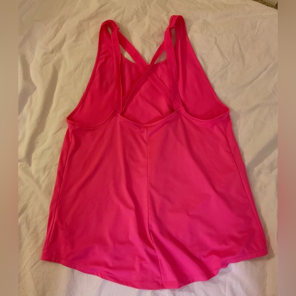 3 Under Armour activewear tank tops - Picture 6 of 8